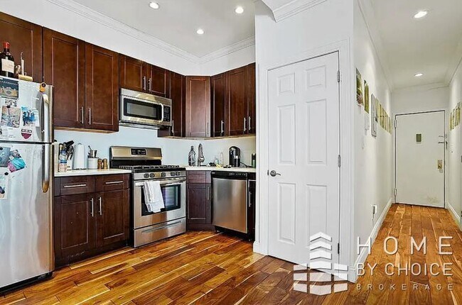 101 W 126th St in New York, NY - Building Photo - Building Photo