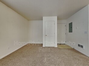 1374 Midway Ave in Ammon, ID - Building Photo - Building Photo