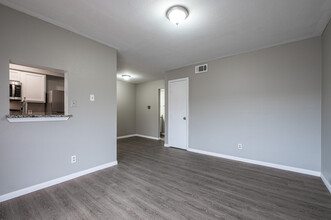 Crest Ridge Apartments in Garland, TX - Building Photo - Interior Photo