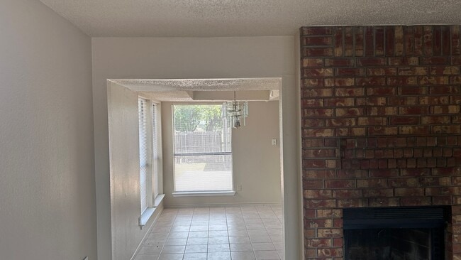 2928 Stonycroft Dr in Lancaster, TX - Building Photo - Building Photo