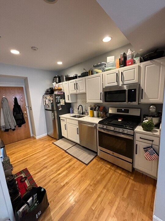 464 Hanover St in Boston, MA - Building Photo
