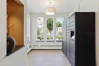 Charlesbank Apartment Homes in Watertown, MA - Foto de edificio - Building Photo