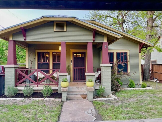 property at 206 E Monroe St