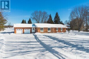 1667 River Rd in Ottawa, ON - Building Photo