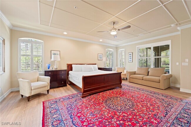 property at 2809 Tiburon Blvd E