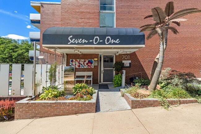 701 Pearl St in Denver, CO - Building Photo - Building Photo
