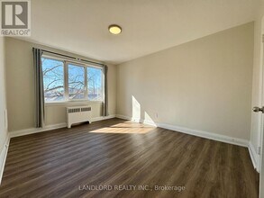 36 Wood Glen Rd in Toronto, ON - Building Photo - Building Photo