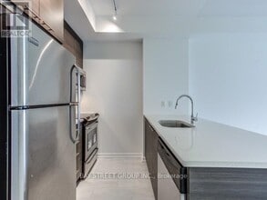 66 Forest Manor Rd in Toronto, ON - Building Photo - Building Photo