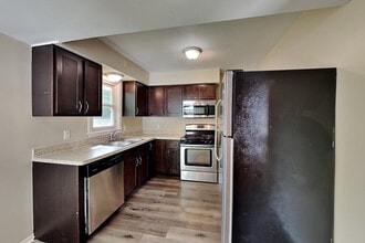 452 N Alexander St in San Fernando, CA - Building Photo - Building Photo