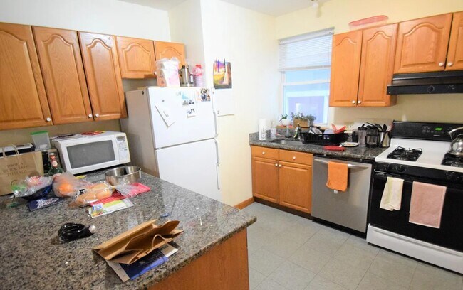 551 Washington St, Unit 1 in Boston, MA - Building Photo - Building Photo