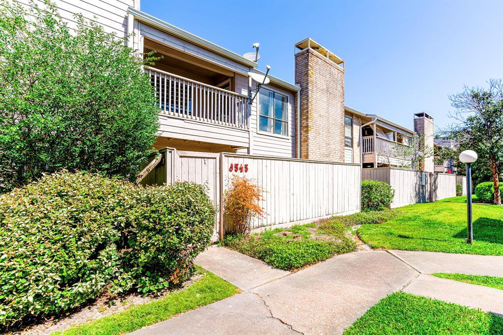 9545 Pagewood Ln in Houston, TX - Building Photo