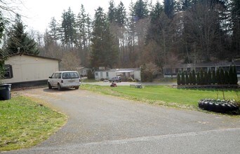 Lake Bowman Mobile Home Park in Sumner, WA - Building Photo - Building Photo