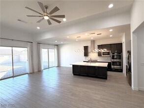 724 Omaggio Pl in Henderson, NV - Building Photo - Building Photo