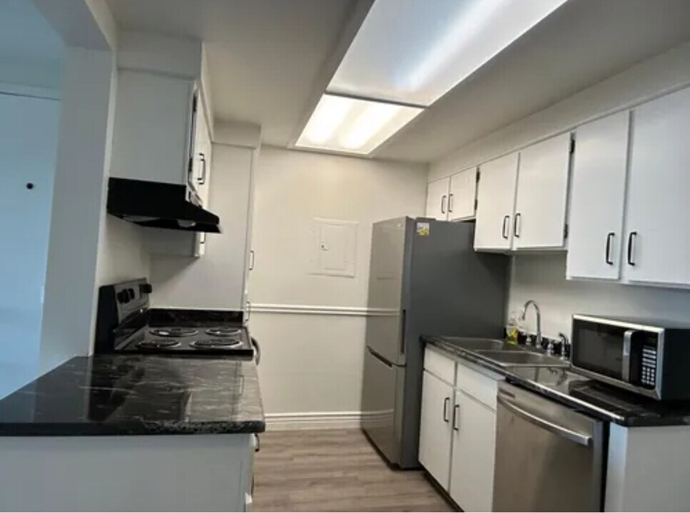 2929 W Floyd Ave, Unit 102 in Denver, CO - Building Photo