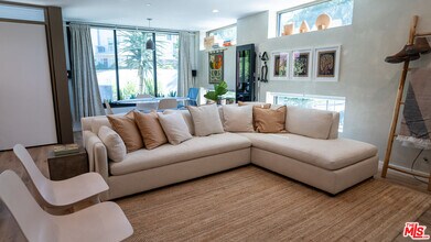 2811 Waverly Dr in Los Angeles, CA - Building Photo - Building Photo