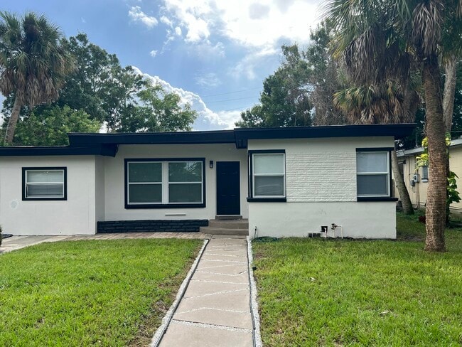 property at 1016 Chipola Rd