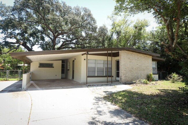 property at 3503 S Park Ave