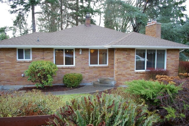 10832 35th Ave SW in Seattle, WA - Building Photo - Building Photo