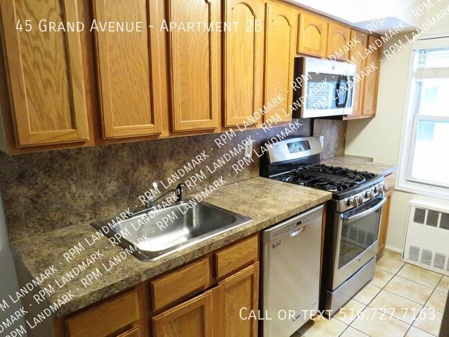45 Grand Ave in Rockville Centre, NY - Building Photo - Building Photo