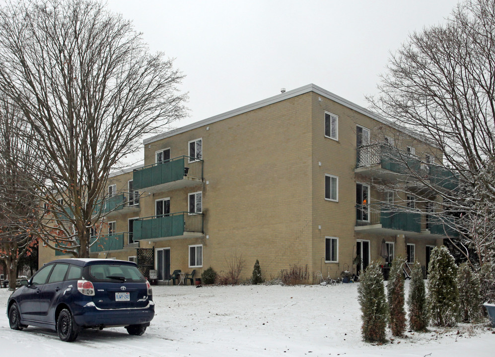 Pine Ridge Apartments in Uxbridge, ON - Building Photo