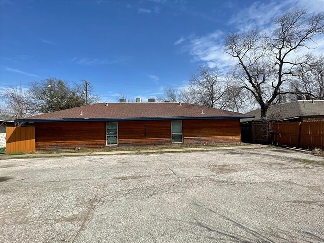 1914 Hearthstone Dr in Austin, TX - Building Photo - Building Photo