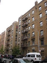 42-15 Layton St in Flushing, NY - Building Photo - Building Photo