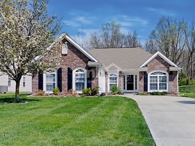 property at 1028 W Muskegon Dr