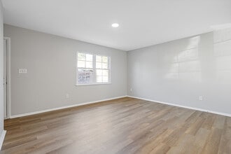 405 Harbour North Dr in Chesapeake, VA - Building Photo - Building Photo