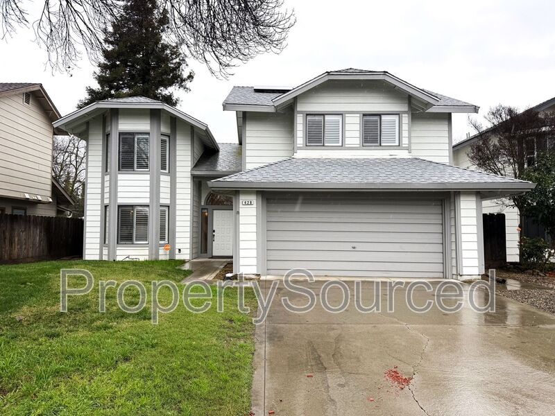 428 Phoenix Ave in Modesto, CA - Building Photo