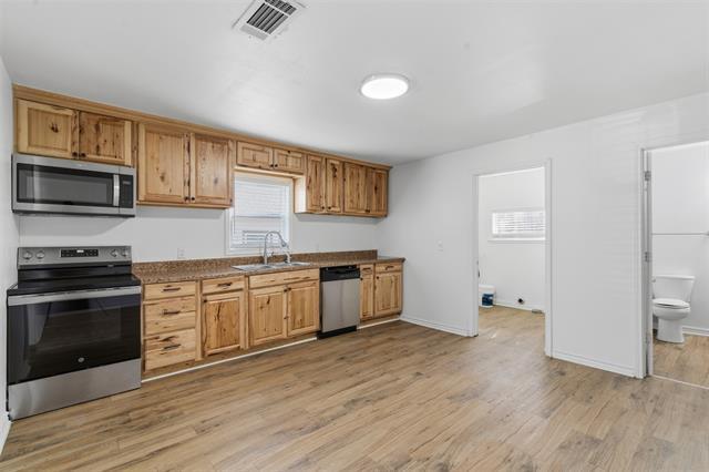 920 W Ford St in Denison, TX - Building Photo