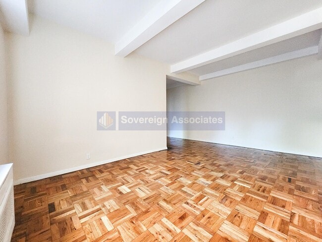 525-527 Riverdale Avenue in Yonkers, NY - Building Photo - Building Photo