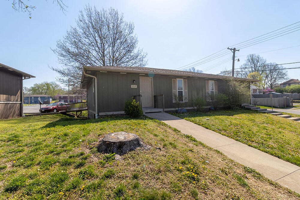 204 Wheaton Ct in Columbia, MO - Foto de edificio