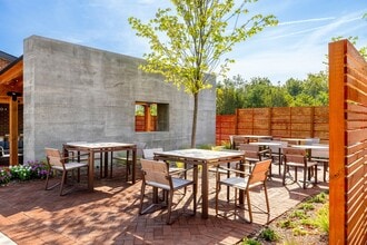 The Crossings at Ambler Station in Ambler, PA - Foto de edificio - Building Photo