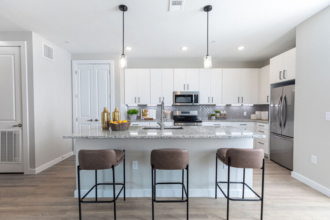16000 Woodland Hills Dr in Humble, TX - Building Photo