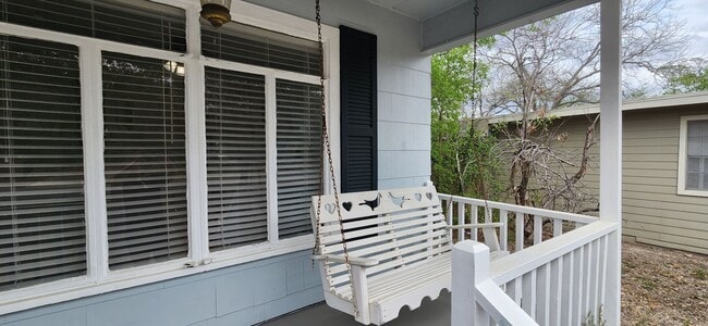 417 S Vandiver Rd in Terrell Hills, TX - Building Photo - Building Photo