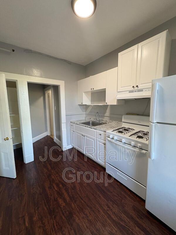 64 Hollis St in Framingham, MA - Building Photo - Building Photo