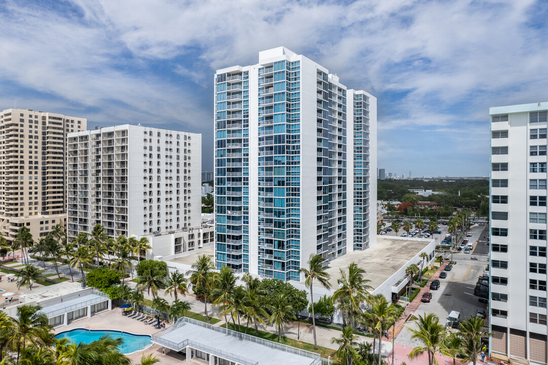 Mirasol Ocean Towers in Miami Beach, FL - Building Photo