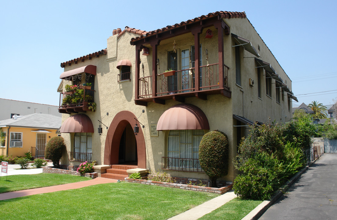635-637 W Glenoaks Blvd in Glendale, CA - Foto de edificio