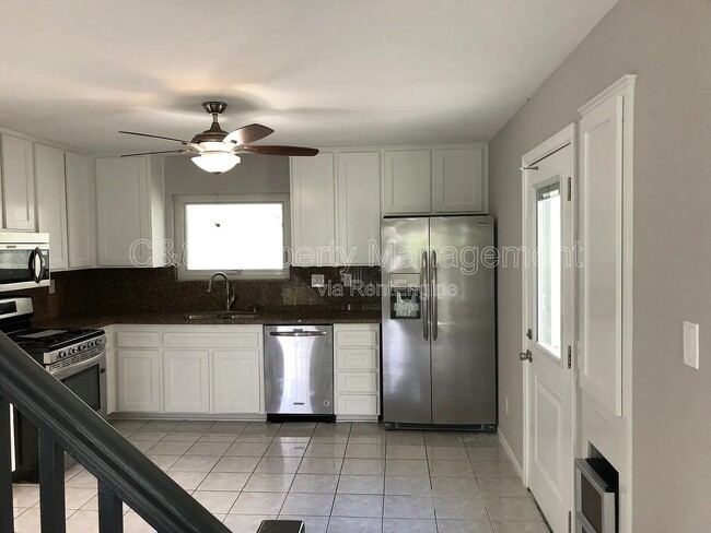 1862 Hanford Dr in San Diego, CA - Building Photo - Building Photo