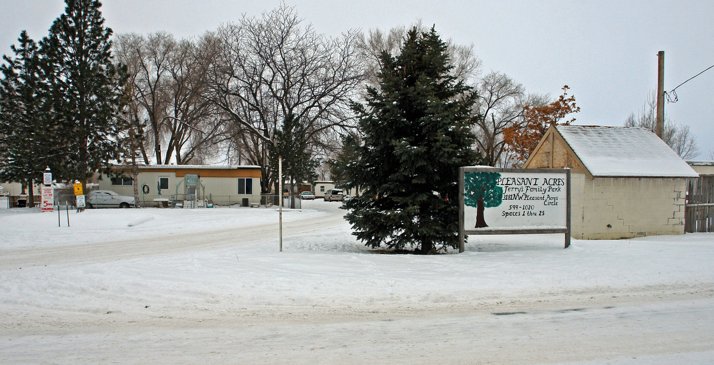 Pleasant Acres Mobile Park in Mountain Home, ID - Foto de edificio