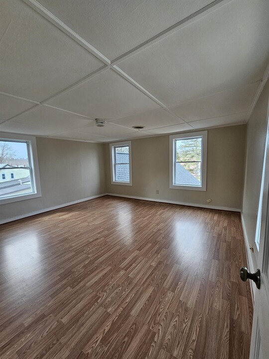 97 Franklin St, Unit A in Franklin, NH - Building Photo