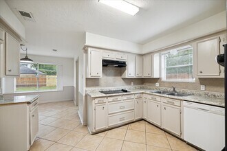 10407 Rippling Fields Dr in Houston, TX - Building Photo - Building Photo