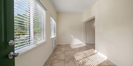 533 Yelvington Ave, Unit 533 in Clearwater, FL - Foto de edificio - Building Photo