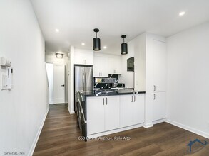 653 Forest Ave in Palo Alto, CA - Building Photo - Building Photo