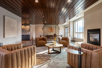 Heights At Linden Square in Gladstone, MO - Foto de edificio - Interior Photo