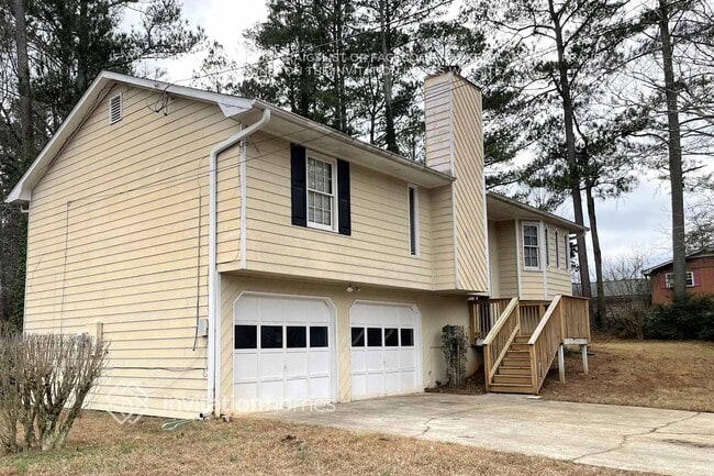 property at 775 Bridgewater Way SE