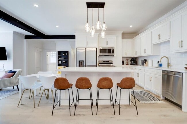 235 Westheimer Rd in Houston, TX - Building Photo - Building Photo