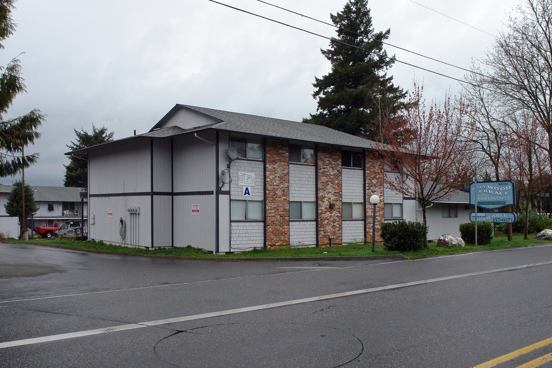 Maywood Terrace in Portland, OR - Building Photo