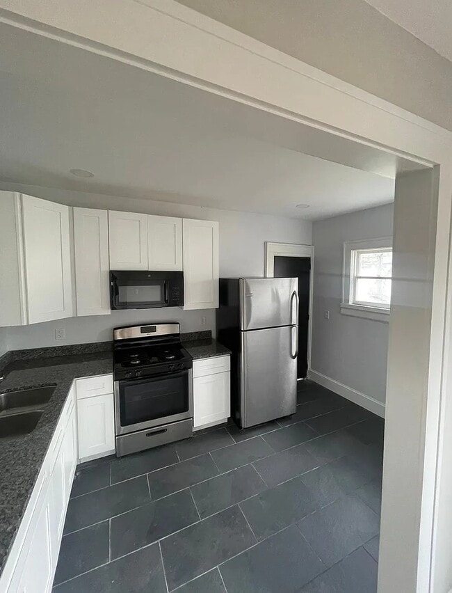 998 Woodbourne Dr SW in Atlanta, GA - Building Photo - Building Photo