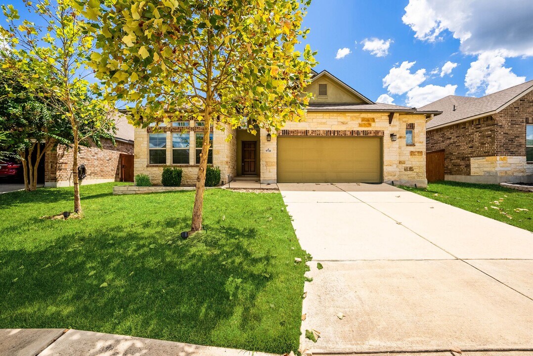 9710 Monken in Boerne, TX - Building Photo